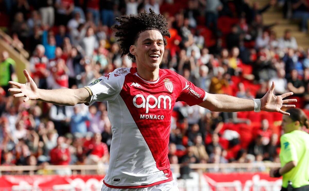 摩纳哥客场逆转洛里昂，积分提升